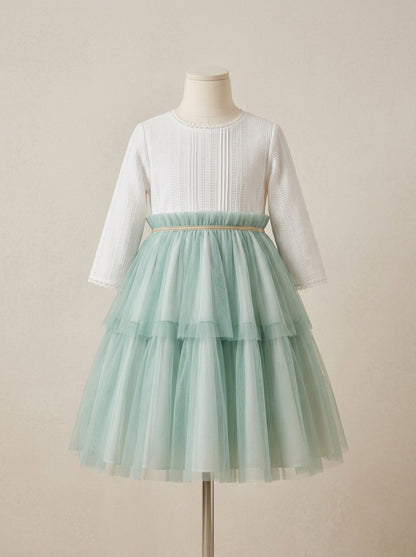 Vestido manga francesa y tul verde