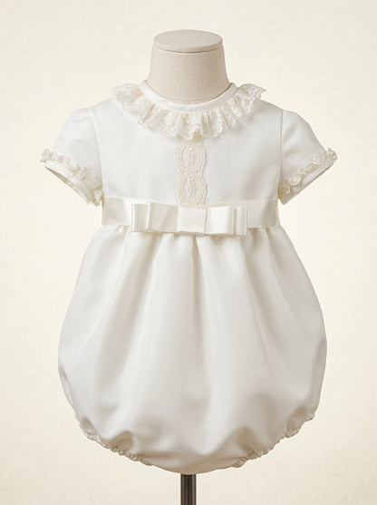 Pelele triple organza con puntilla y capota