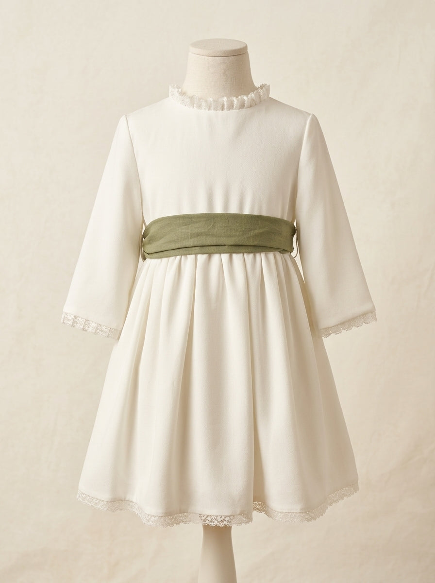 Vestido blanco con puntillas