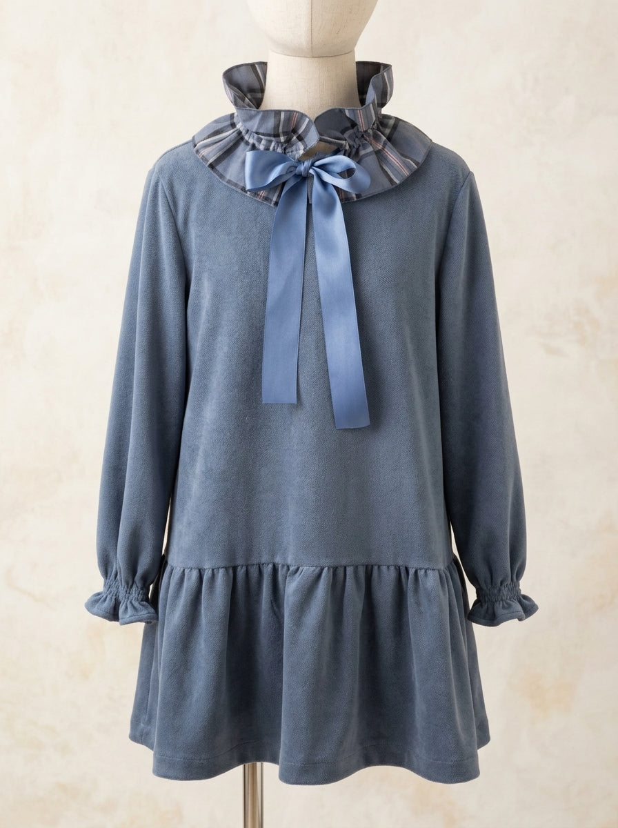 Vestido azul con cuello cuadros desmontable