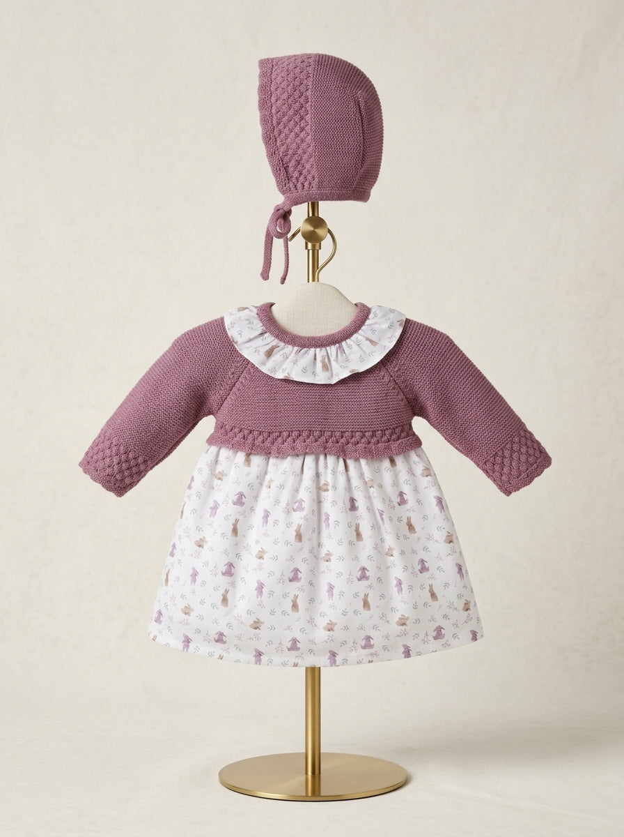 Vestido malva estampado conejitos y capota