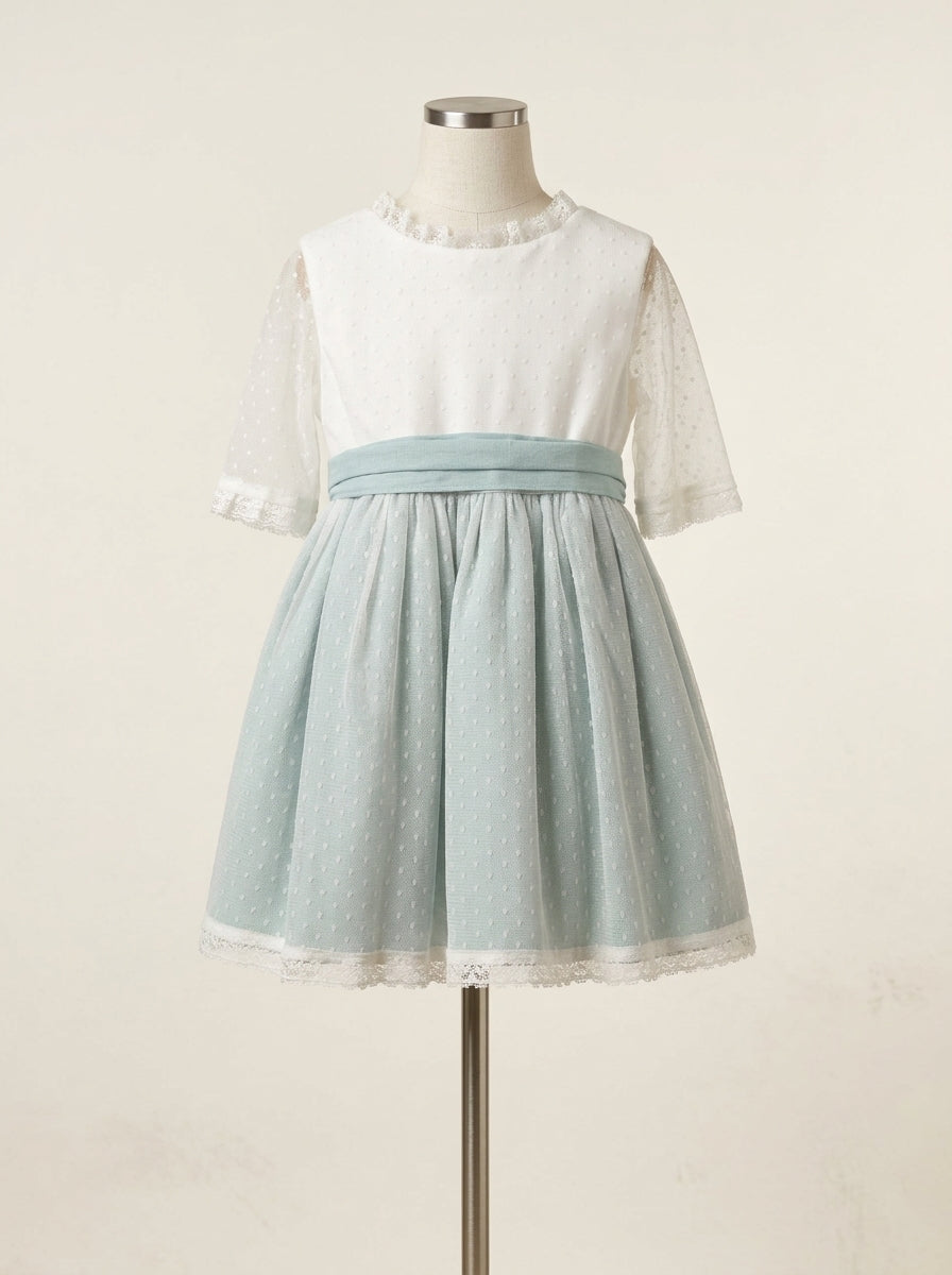 Vestido tul de plumeti y fajin e interior lino