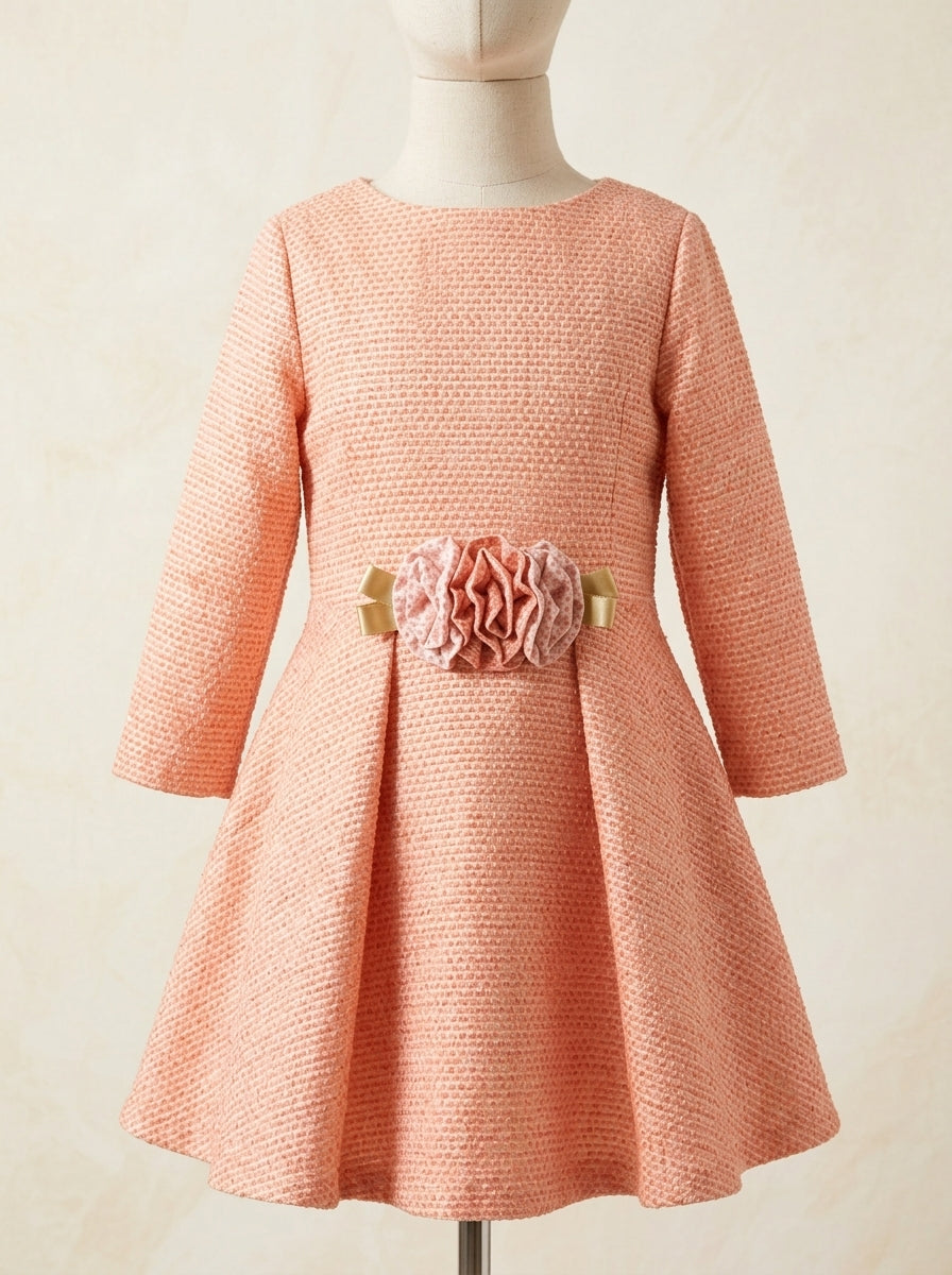 Vestido falda capeada salmón y dorado
