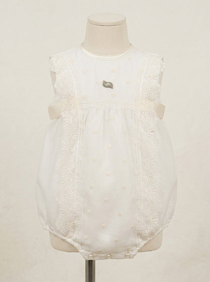 Pelele beige organza bordada y puntilla