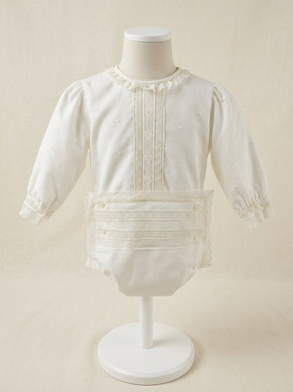 Conjunto blusa de batista con bodoquitos y braguita