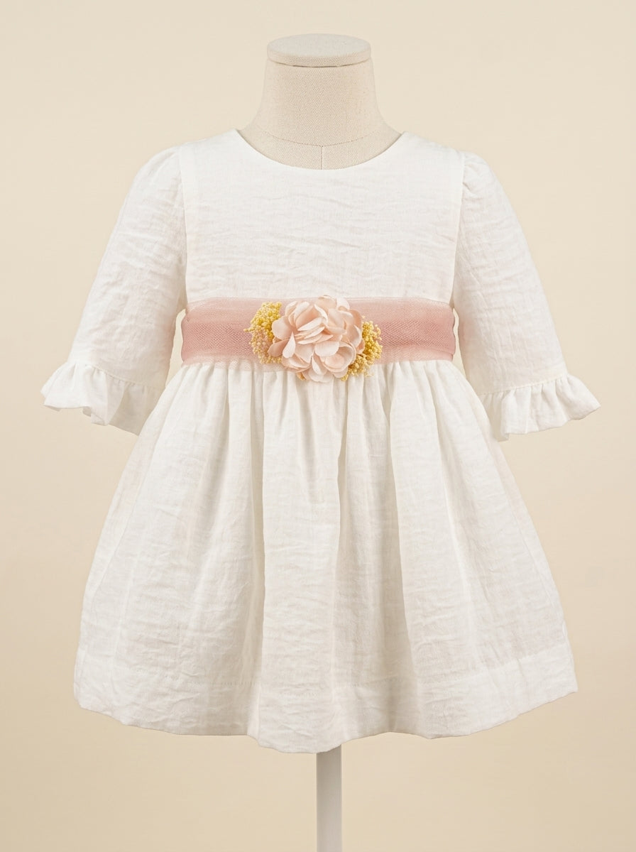 Vestido bambula blanco y fajin rosa