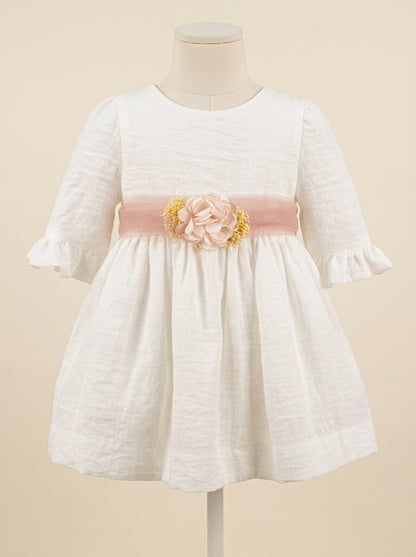 Vestido bambula blanco y fajin rosa
