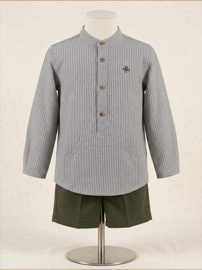 Camisa rayas y short verde