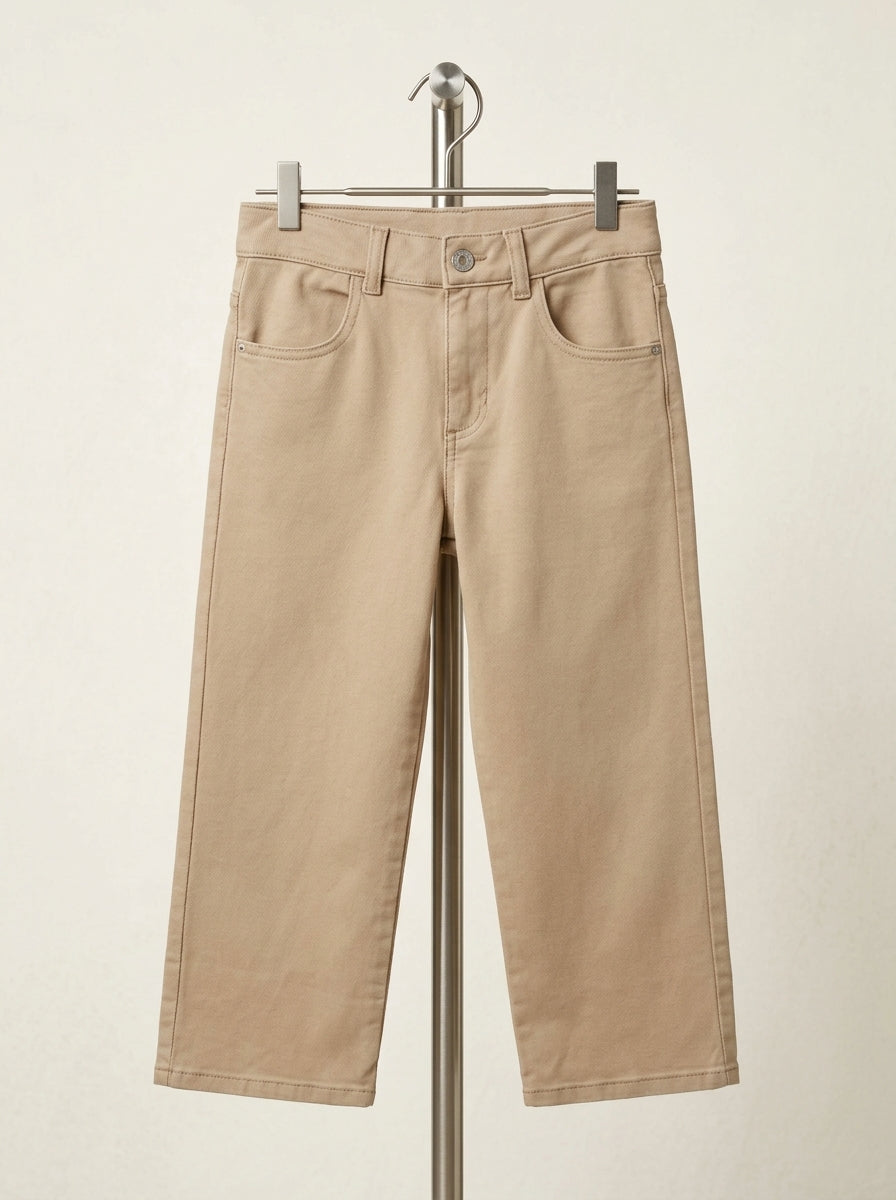 Pantalon marrón con bolsillos con ondas
