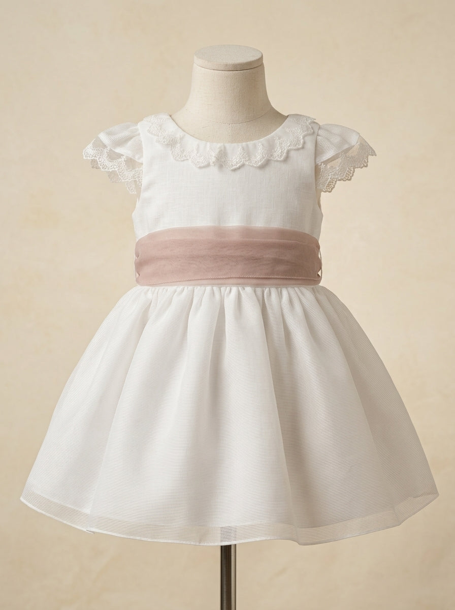 Vestido blanco organza rayada m/corta fajin rosa
