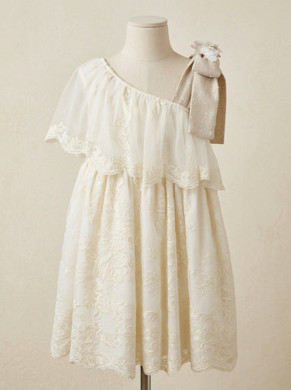 Vestido beig tul bordado hombro al descubierto
