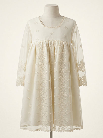 Vestido tul bordado beige manga francesa