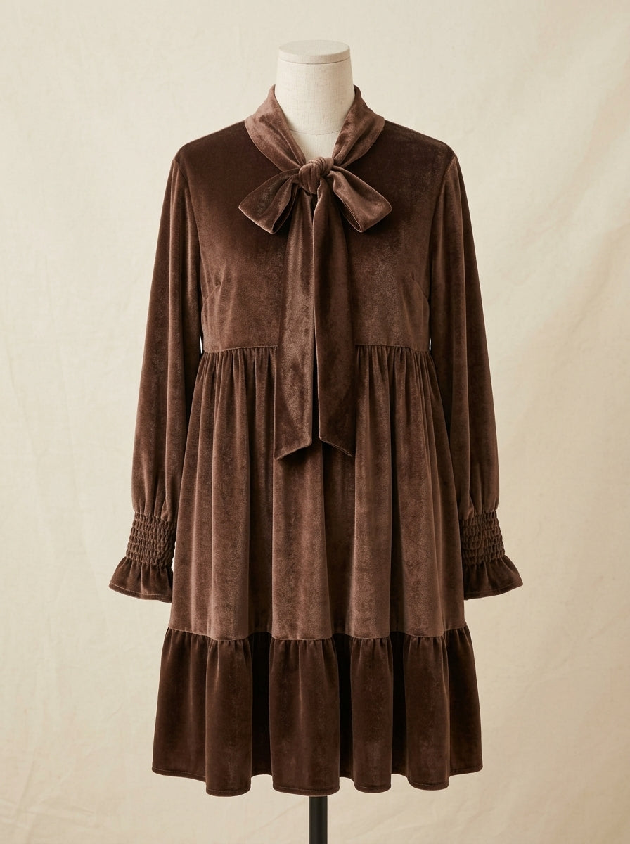 Vestido terciopelo marrón chocolate con lazada en el cuello
