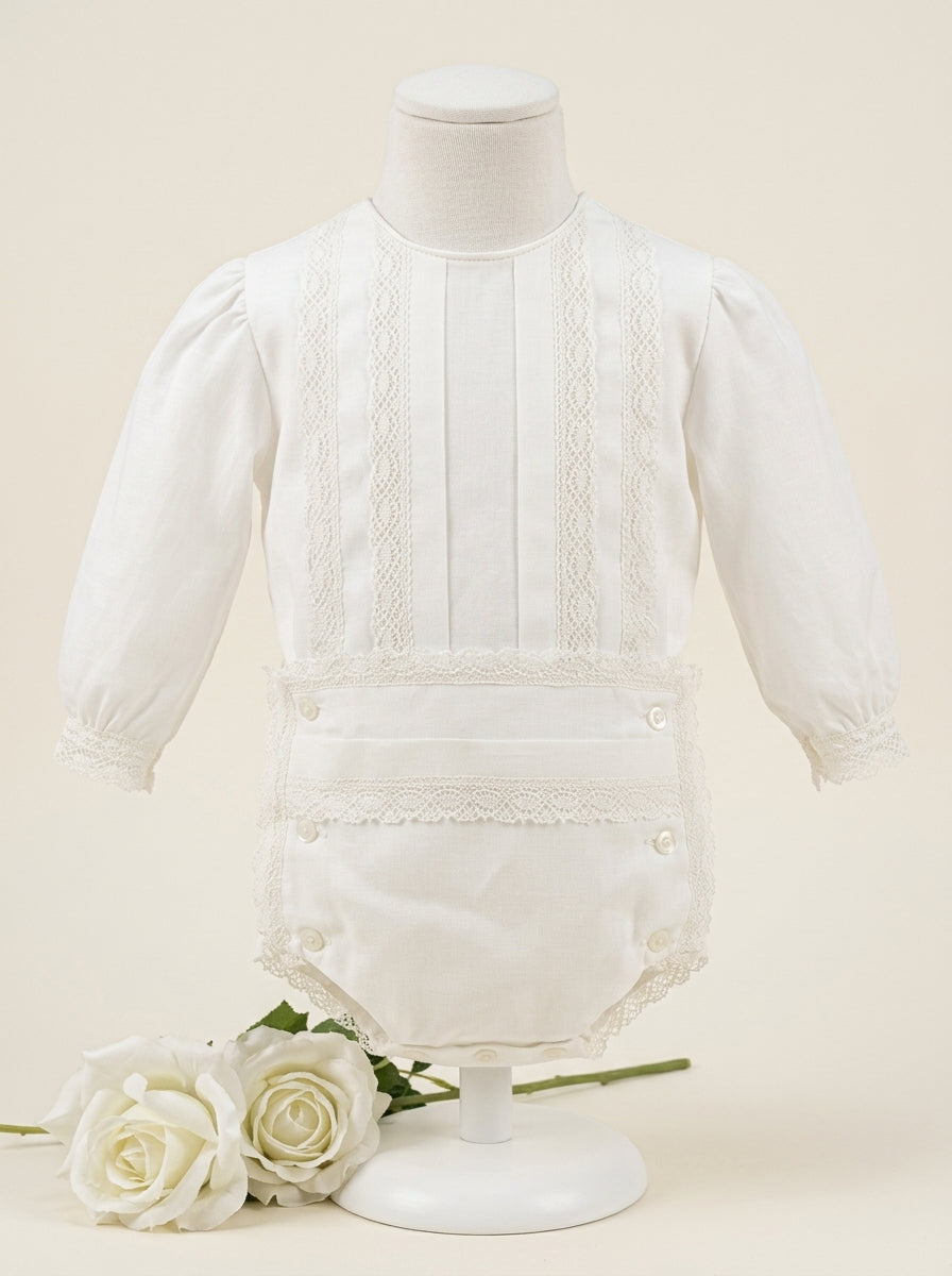Conjunto batista beig con puntillas