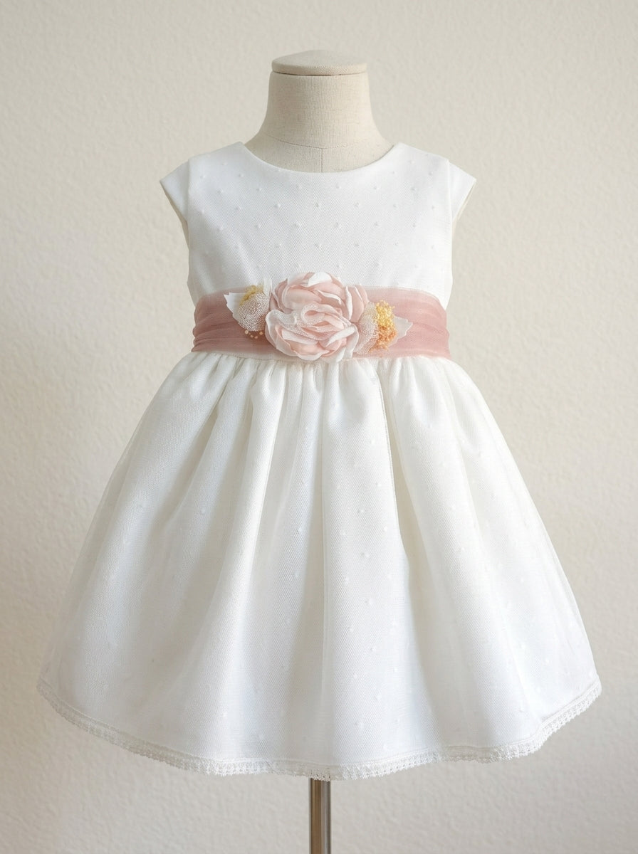 Vestido tul de plumeti con fajin rosa