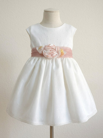 Vestido tul de plumeti con fajin rosa