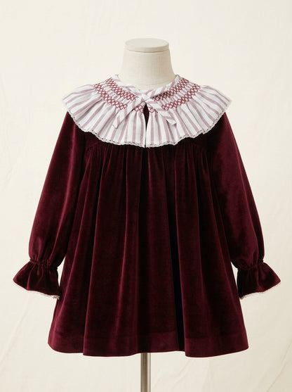 Vestido terciopelo granate con cuello fruncido de rayitas