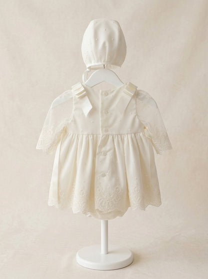 Vestido tul bordado beig con capota y braguita