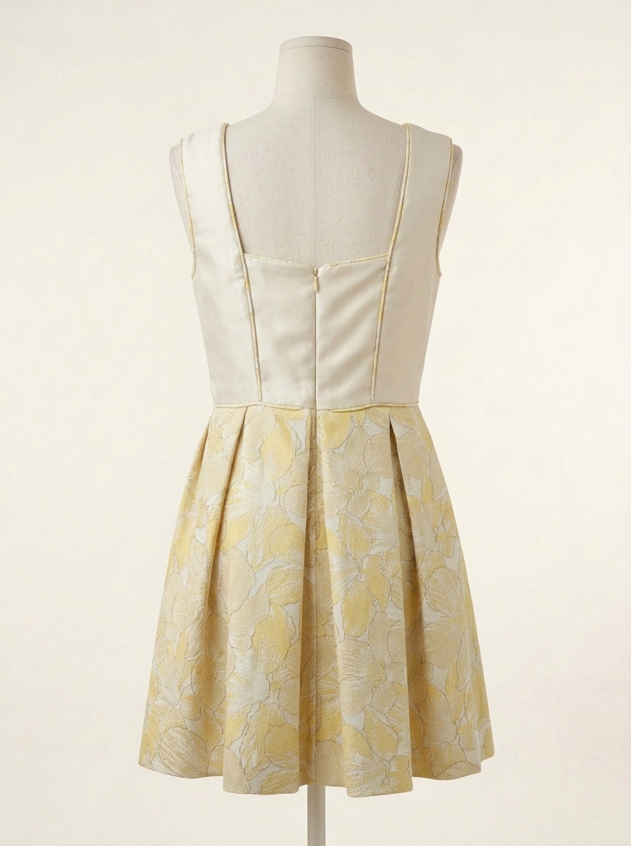 Vestido dorado y falda brocado flores amarillas y doradas