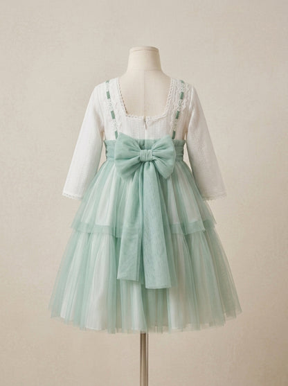 Vestido manga francesa y tul verde