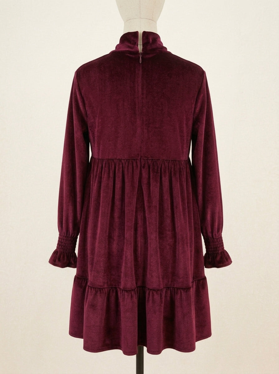 Vestido terciopelo granate con lazada en el cuello