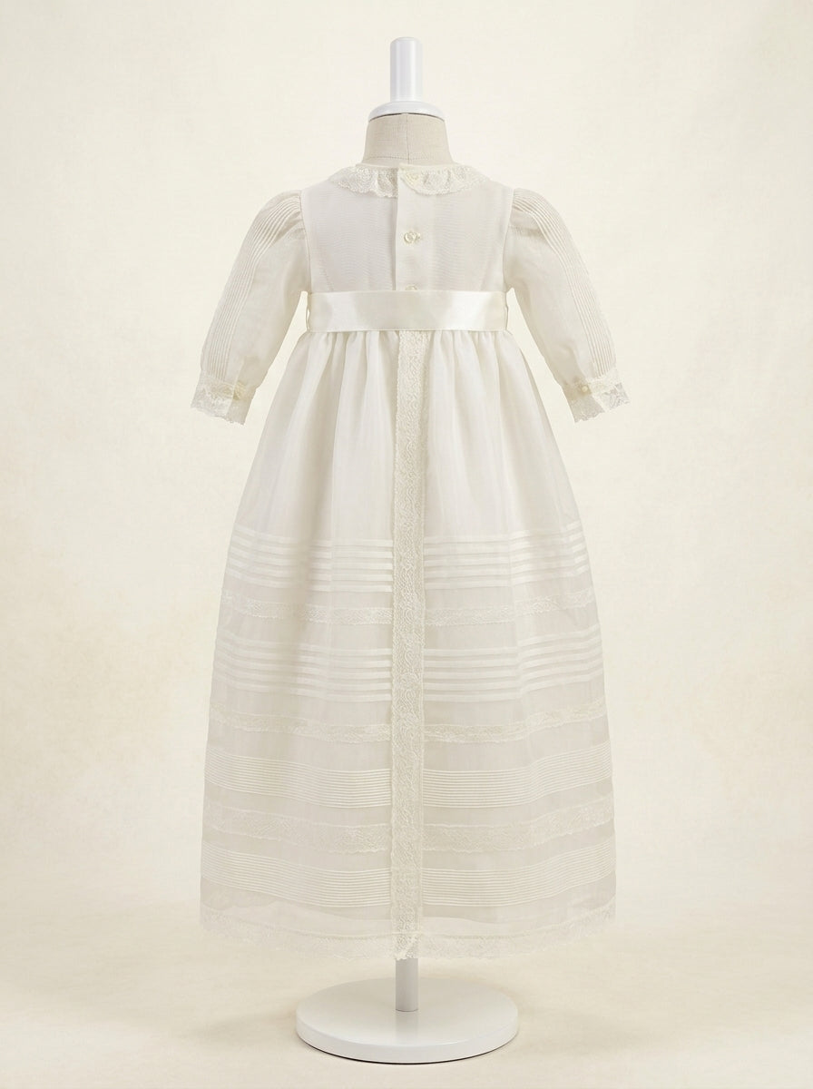 Faldón organza con lorzas y puntillas y capota