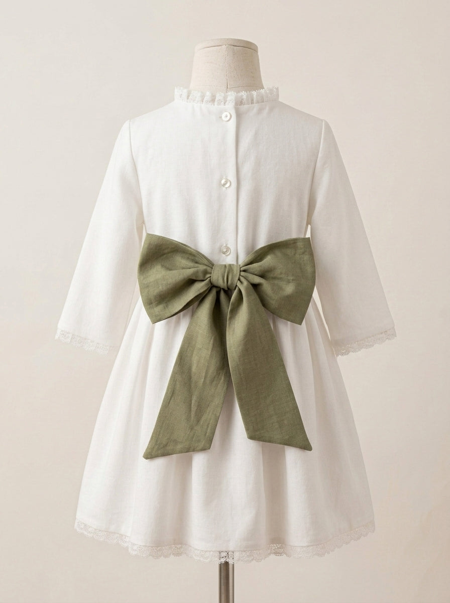 Vestido blanco con puntillas