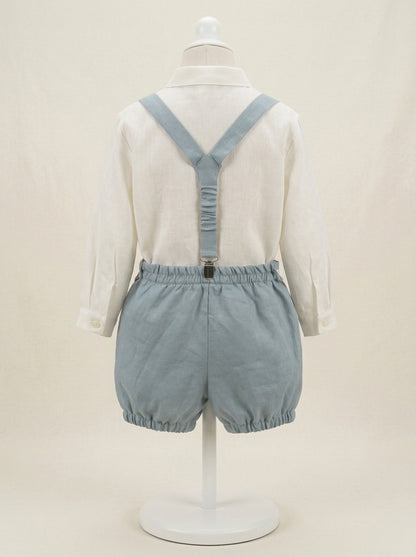 Conjunto camisa de lino y short azul océano con tirantes y pajarita