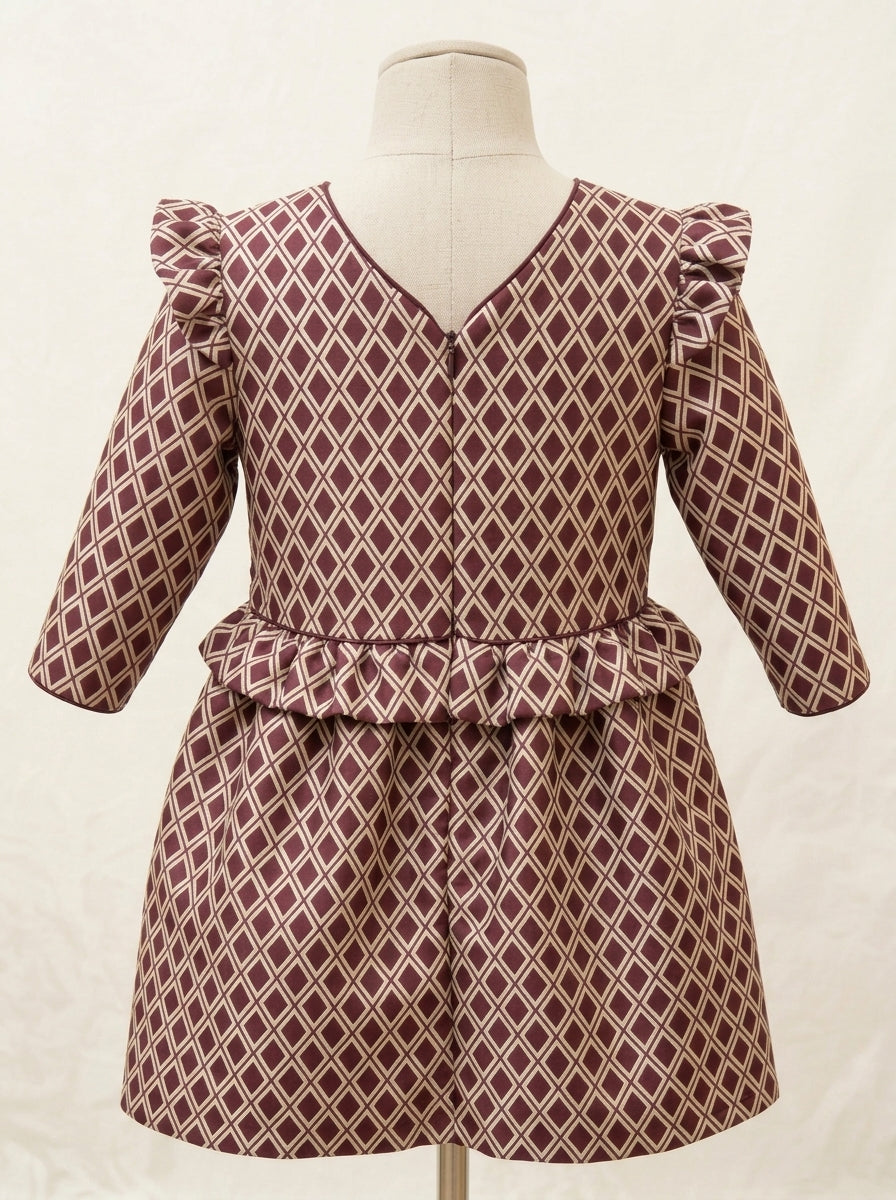 Vestido mikado rombos granates con volantes