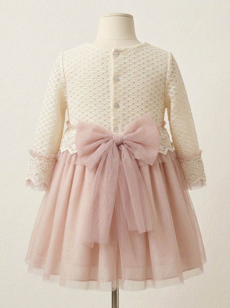 Vestido cuerpo beig y falda de tul rosa empolvado