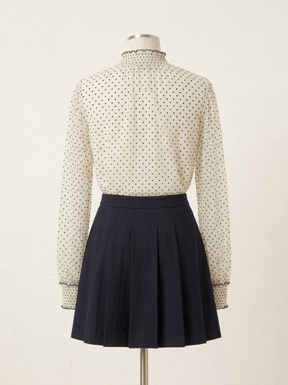 Conjunto camisa plumeti corazones negros y falda plisada negra