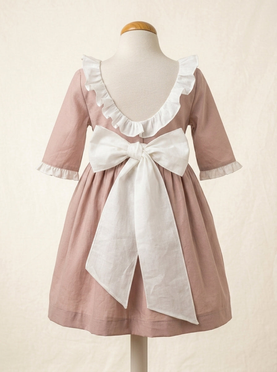 Vestido lino rosa maquillaje con manga corta