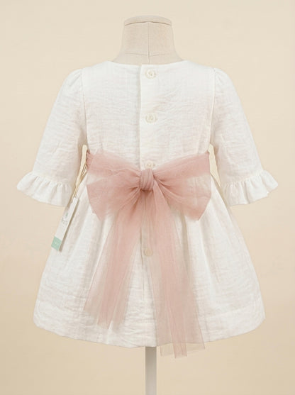 Vestido bambula blanco y fajin rosa