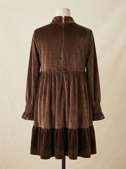 Vestido terciopelo marrón chocolate con lazada en el cuello