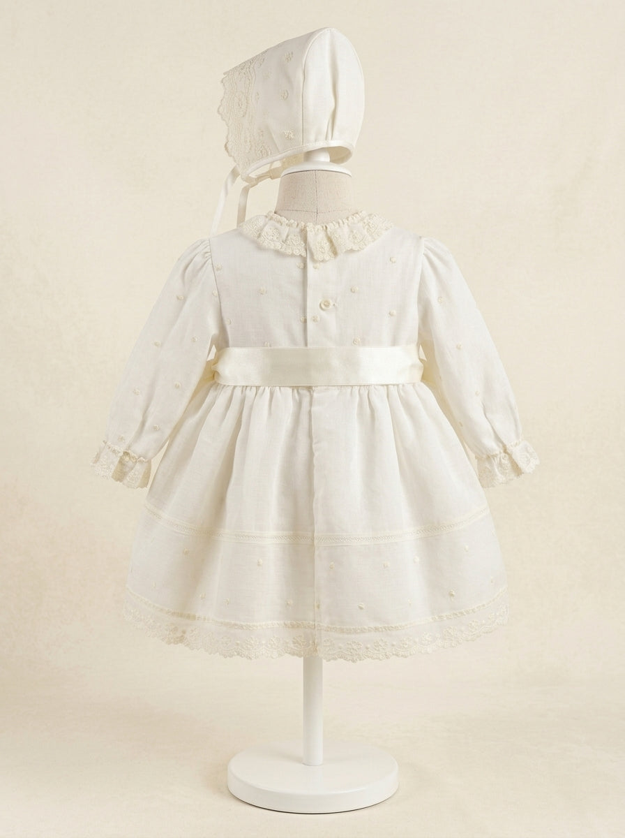 Vestido batista inglesa bordada con capota