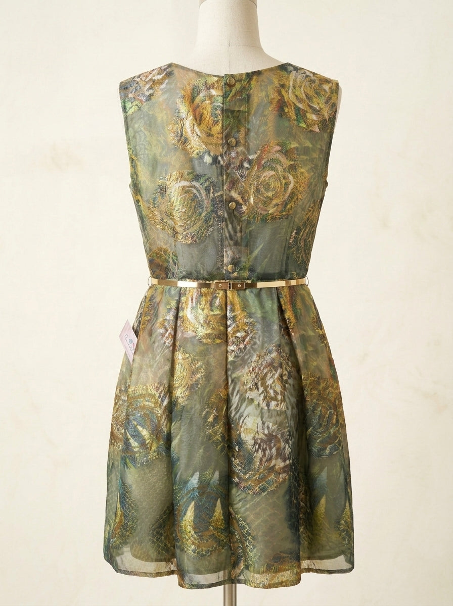 Vestido estampado verdes y dorados con cinturon rigido dorado