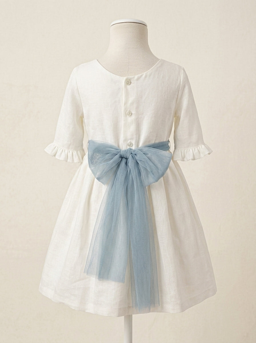 Vestido lino beig manga francesa y fajin azul empolvado