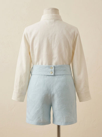 Conjunto camisa, short, tirantes y pajarita color hielo
