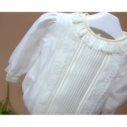 Pelele organza beig con lorzas y puntilla - PARDALETS