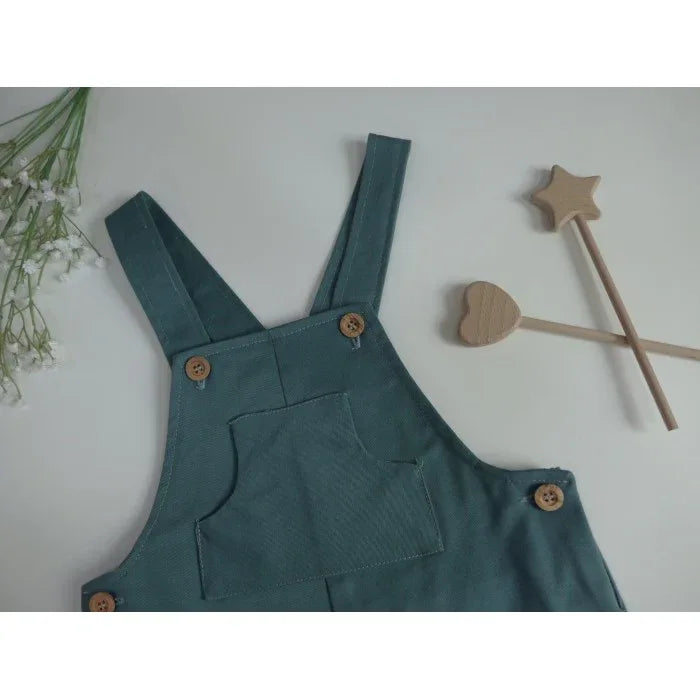 Peto color verde con bolsillo delantero - PARDALETS