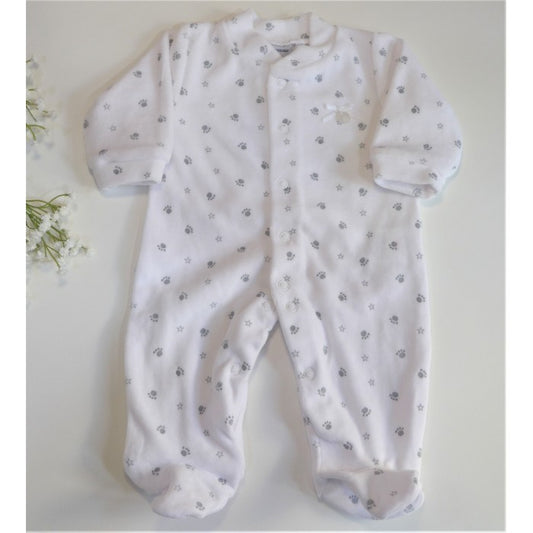 Pijama terciopelo blanco y huellitas grises