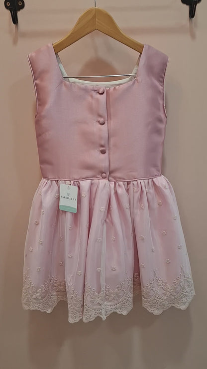 Vestido cuerpo mikado rosa maquillaje sin mangas y falda tul bordado beig