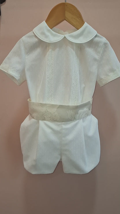 Conjunto camisa y short de tul beig con puntillas y fajin