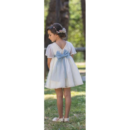 Vestido beig tul bordado y fajin azul - PARDALETS