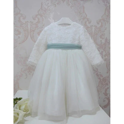 Vestido blanco roto cuerpo tul bordado floral y fajin verde - PARDALETS