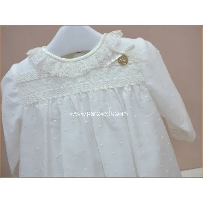 Vestido bordado manga larga con puntillas y capota - PARDALETS