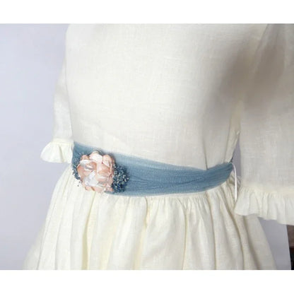 Vestido lino beig manga francesa y fajin azul empolvado - PARDALETS