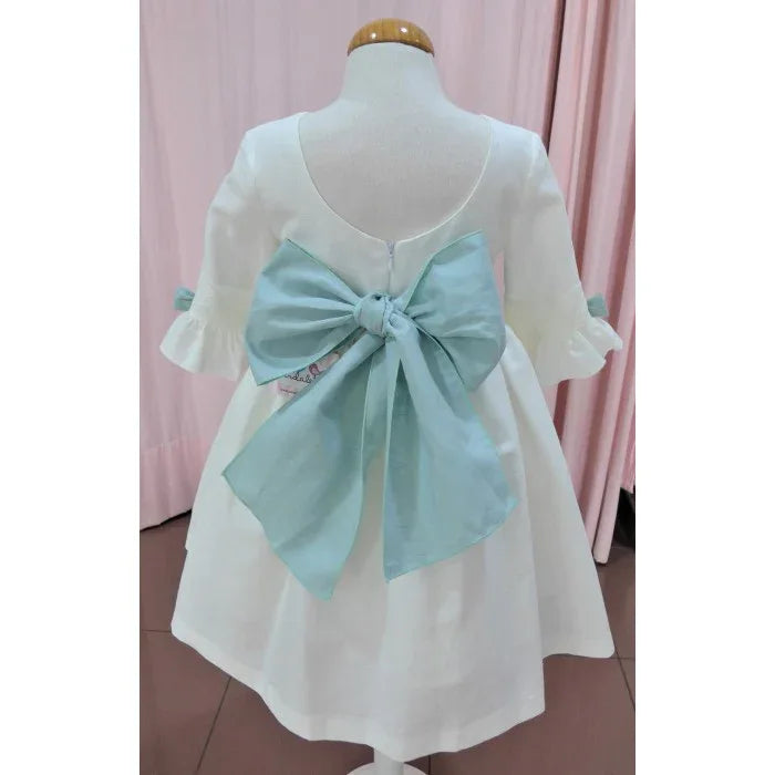 Vestido lino blanco roto con manguita francesa y fajin verde - PARDALETS