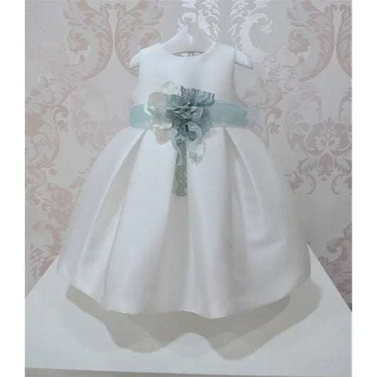 Vestido mikado blanco con fajin tul verde empolvado - PARDALETS