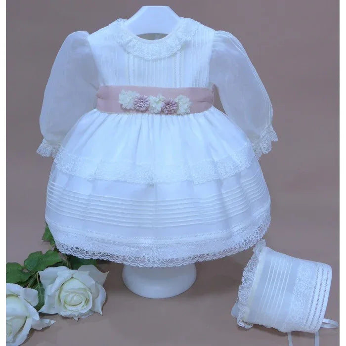 Vestido organza beig con fajin tul rosa - PARDALETS